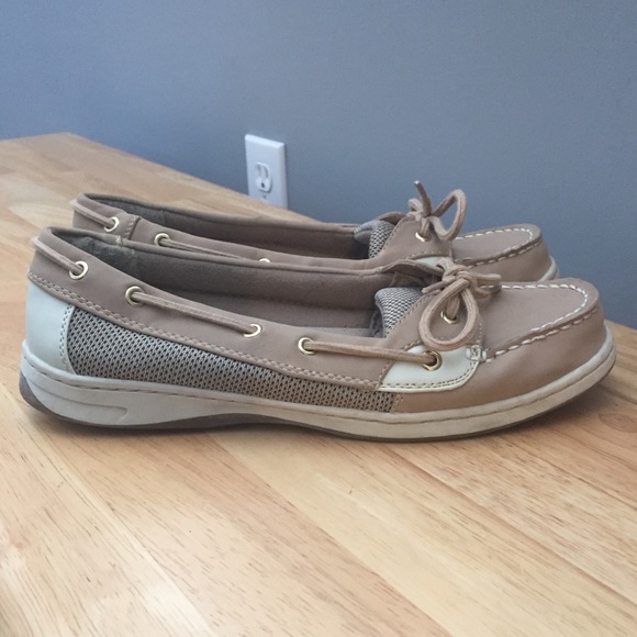 liz claiborne boat shoes